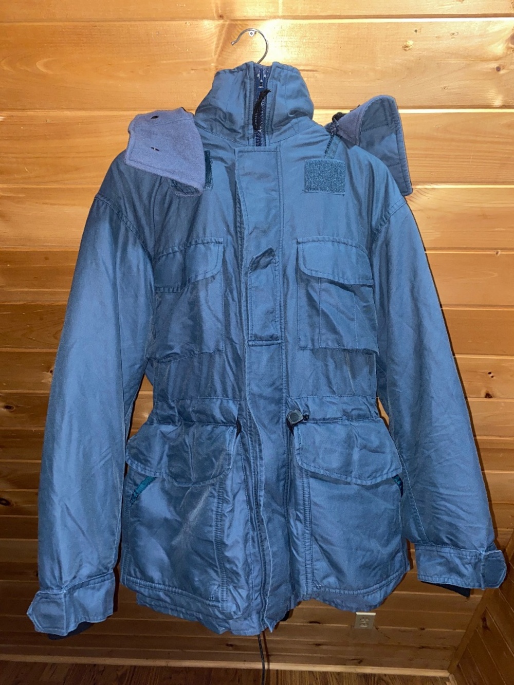 Canadian Forces Army Extreme Cold Weather Combat Parka 67/36 (Fits like a Large)